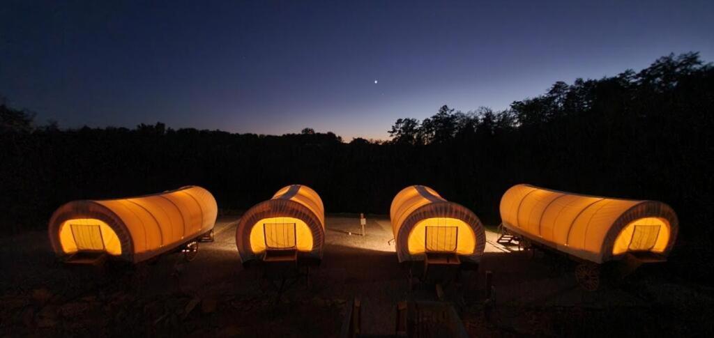 Smoky Hollow Outdoor Resort Covered Wagon Sevierville Eksteriør billede